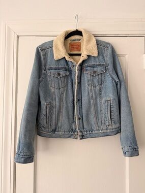 Levi's Cream Sherpa-Lined Jacket with Light Blue Denim Trim